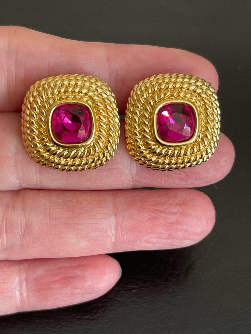 Vintage swan signed Swarovski Rope Frame Pink Crystal Stud Earrings - Picture 2 of 8